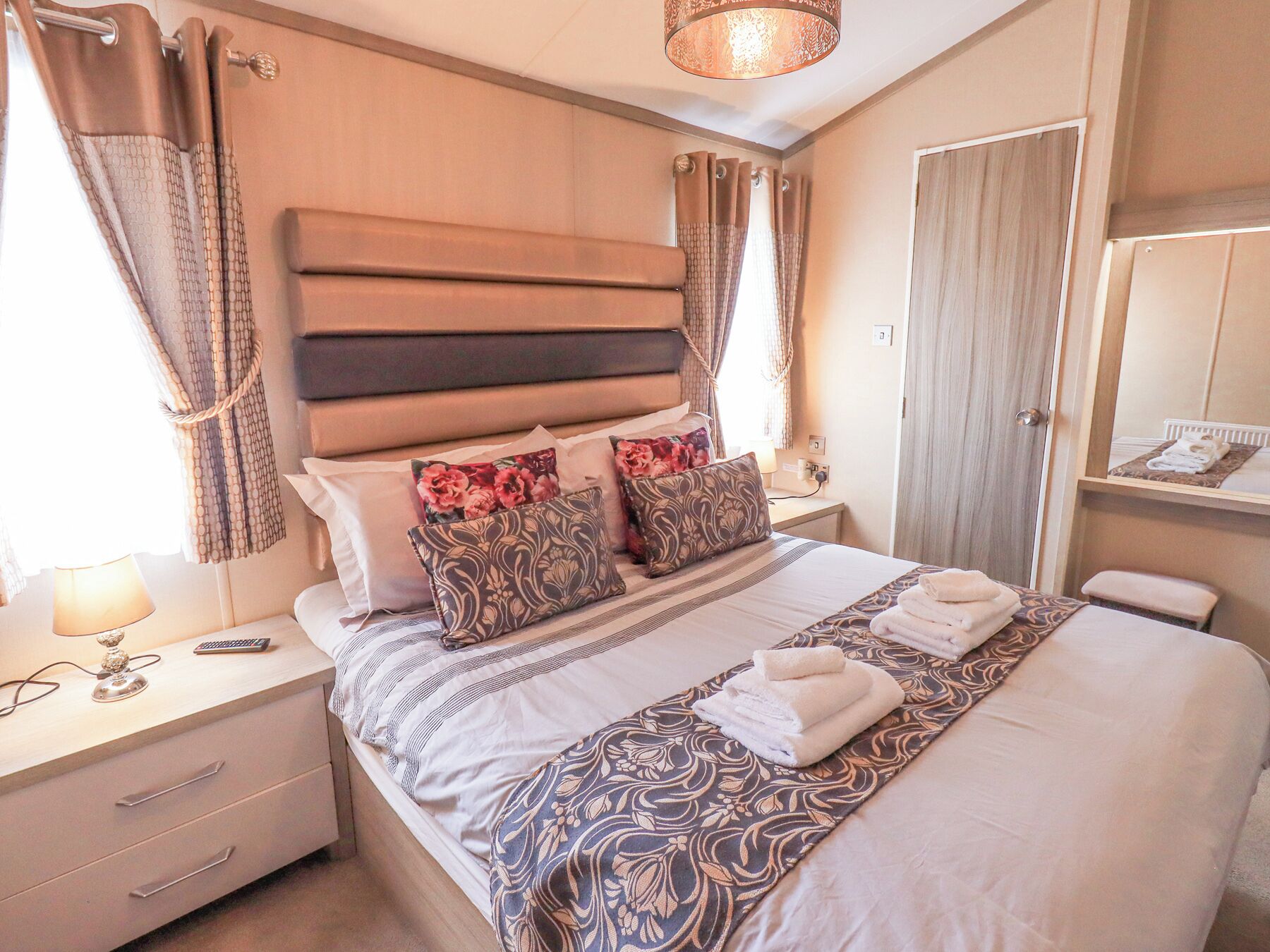 3 bedrooms, individually decorated, individually furnished, free WiFi