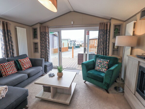 Living area - Windermere View (Windermere)