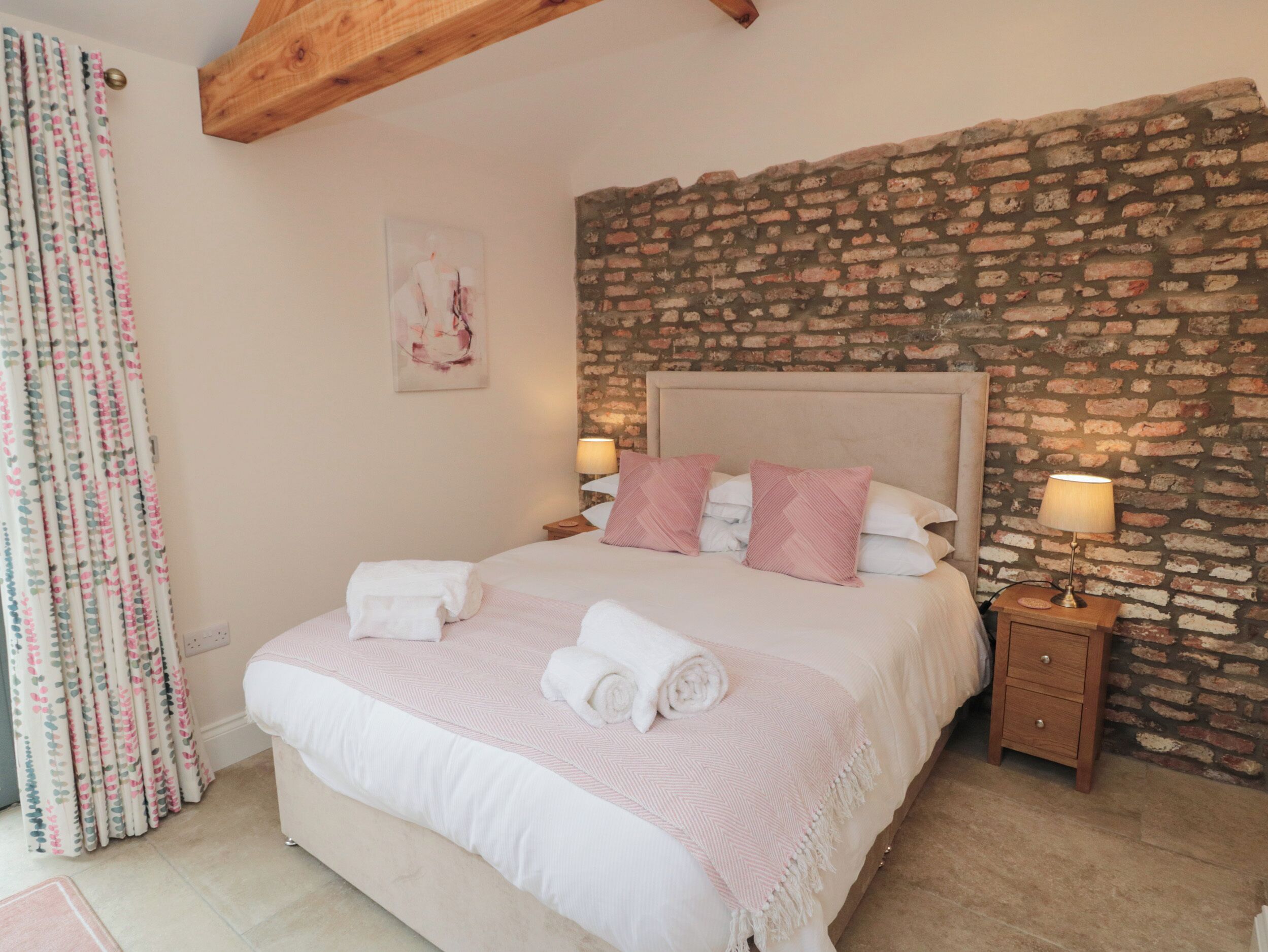 1 bedroom, individually decorated, individually furnished, free WiFi