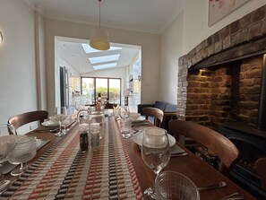 Dining - South Bay House (Scarborough)