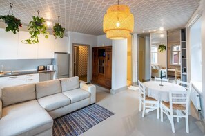Huoneisto, 1 makuuhuone, patio, näköala puutarhaan | Ruokasali