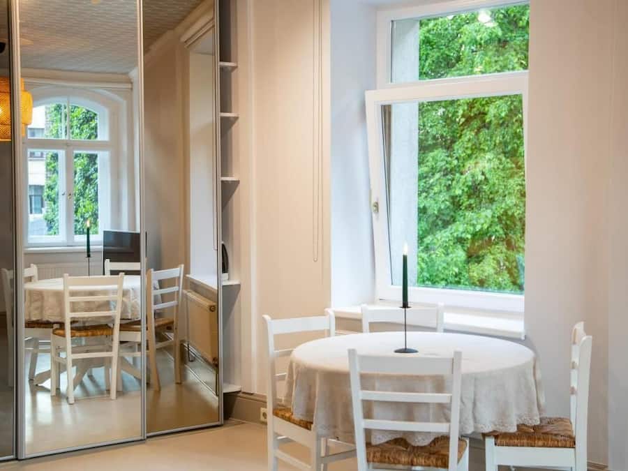 Huoneisto, 1 makuuhuone, patio, näköala puutarhaan | Ruokasali