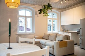 Apartment, 1 Bedroom, Patio, Garden View | Interior