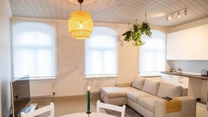 Living room - Hidden Gem Riga Apartment With Garden Views (Riga)