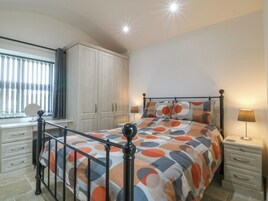 1 habitación, decoración personalizada y muebles diferentes 