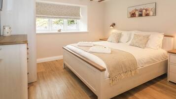 4 bedrooms, individually decorated, individually furnished, free WiFi