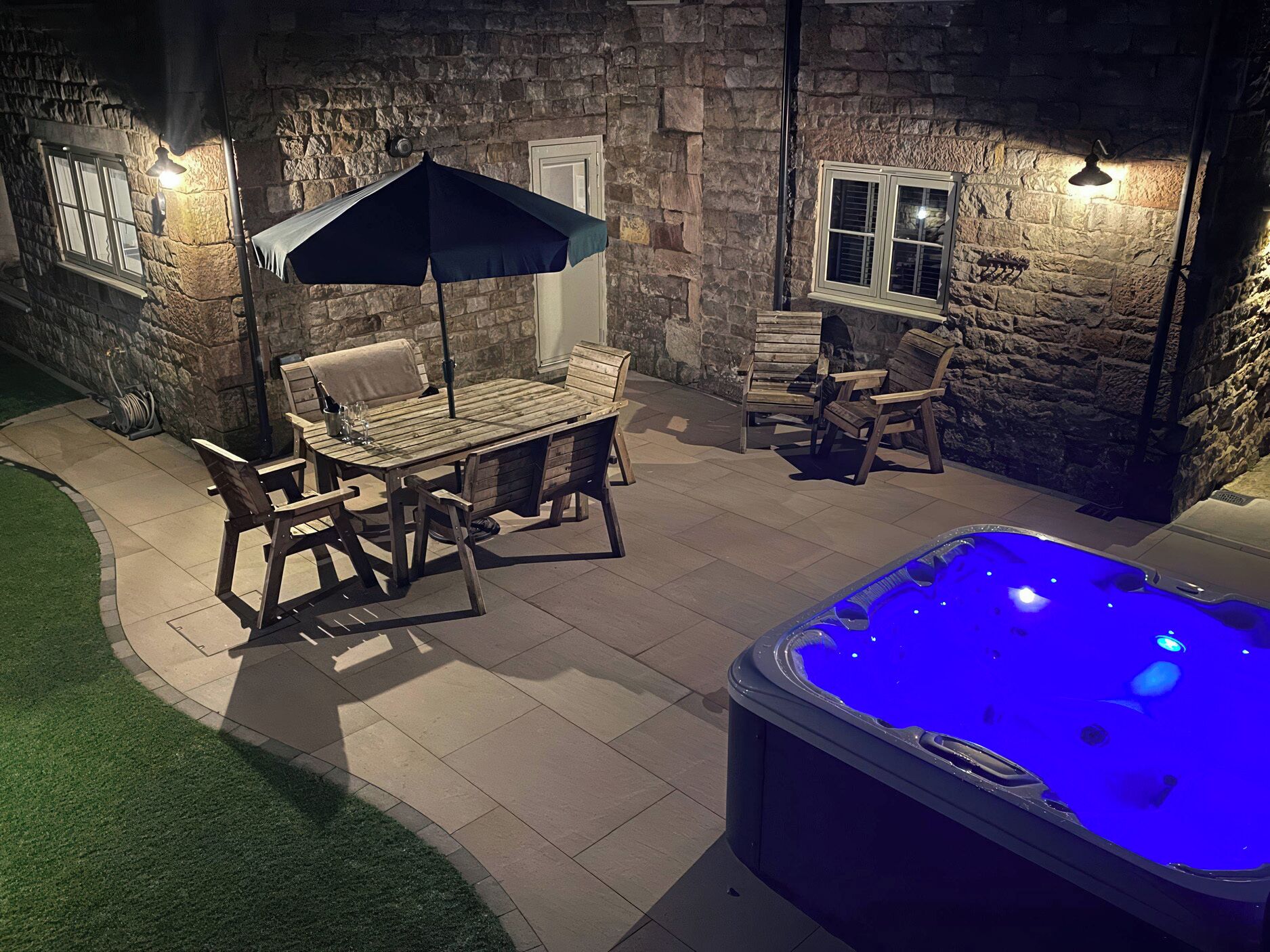 Cottage | Outdoor dining