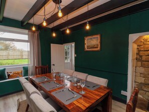 Dining - Atlanta (Whitby)