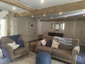 Cottage | Living area