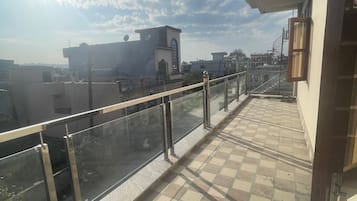 Familien-Doppelzimmer, Balkon, Bergblick | Balkon