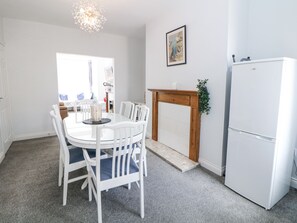 Cottage | Dining