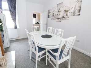 Cottage | Dining