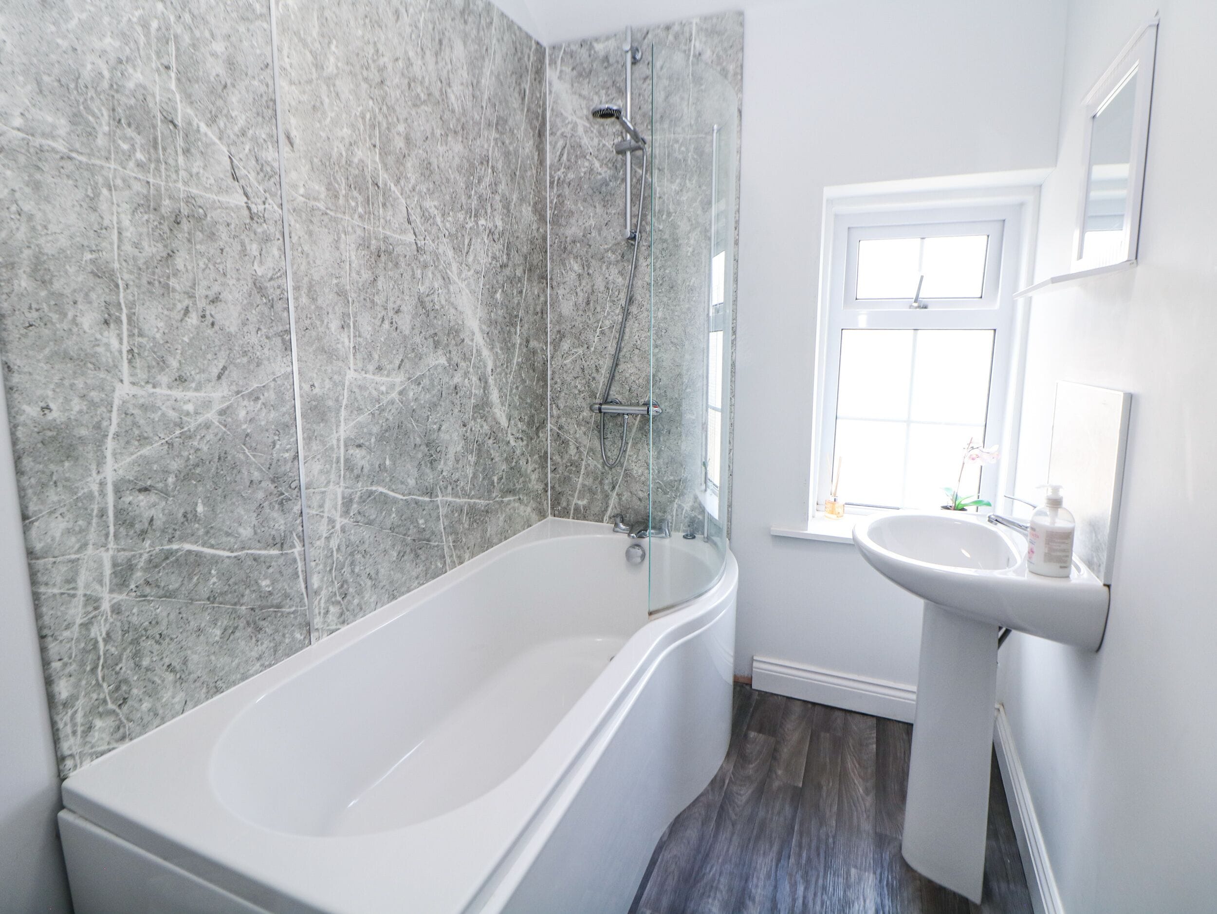 Cottage | Bathroom | Shower