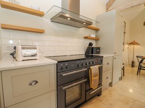 Lave-vaisselle, bouilloire électrique, grille-pain