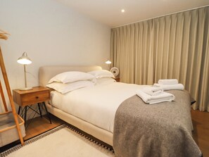 3 habitaciones, decoración personalizada y muebles diferentes 