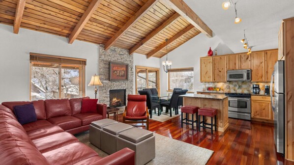 Televisión, chimenea