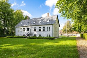 Front of property - Kragsbjerggaard Hotel (Odense)