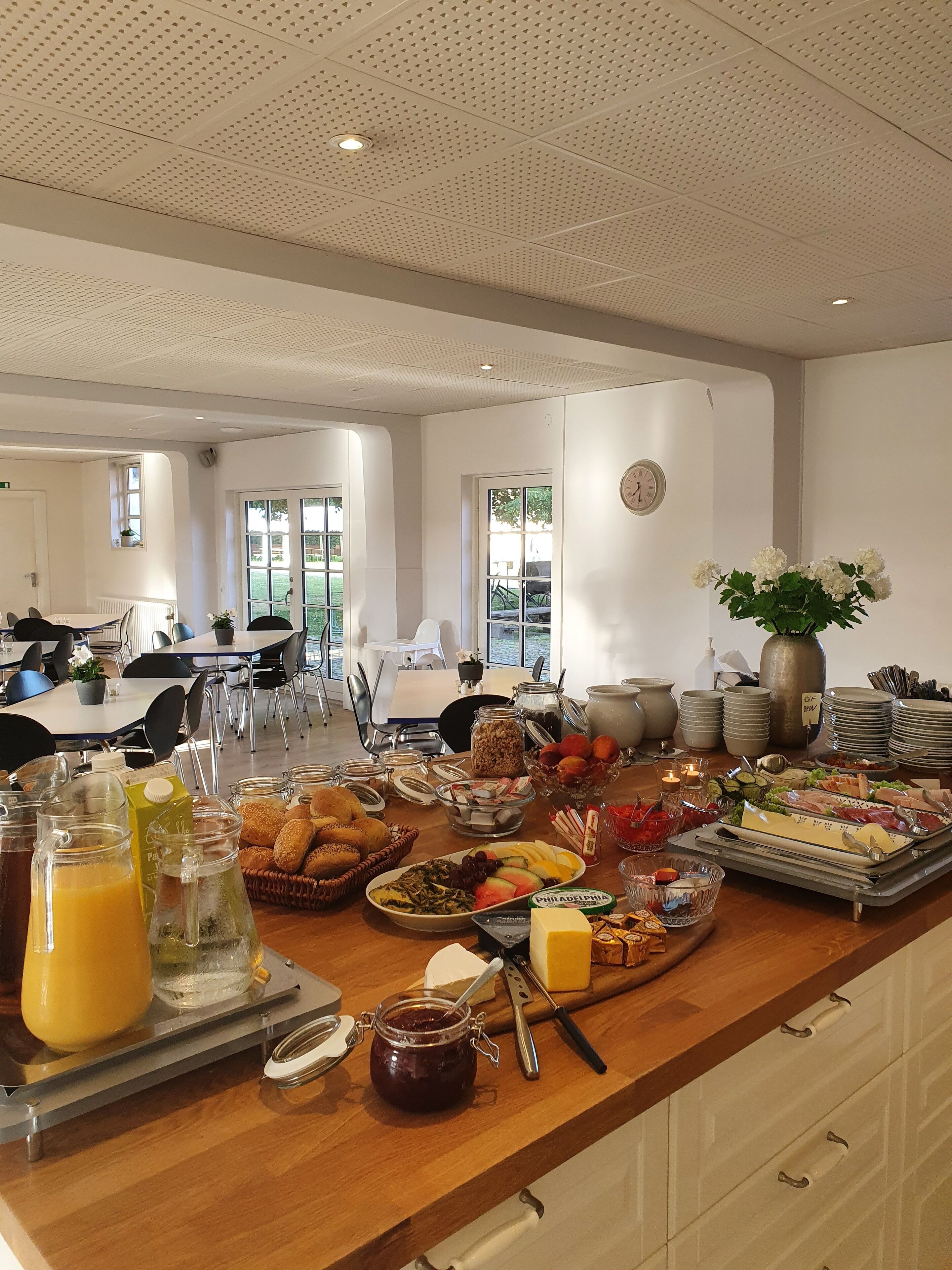 Daily buffet breakfast (DKK 125 per person)