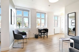 Deluxe Double Room, Garden View | 1 bedroom, iron/ironing board, free WiFi