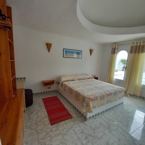 2 bedrooms, iron/ironing board, WiFi, bed sheets - BEAUTIFUL VILLA WITH PRIVATE POOL FOR A DREAM VACATION (Mezraya)