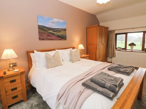 3 quartos, individualmente decorados, individualmente mobiliados