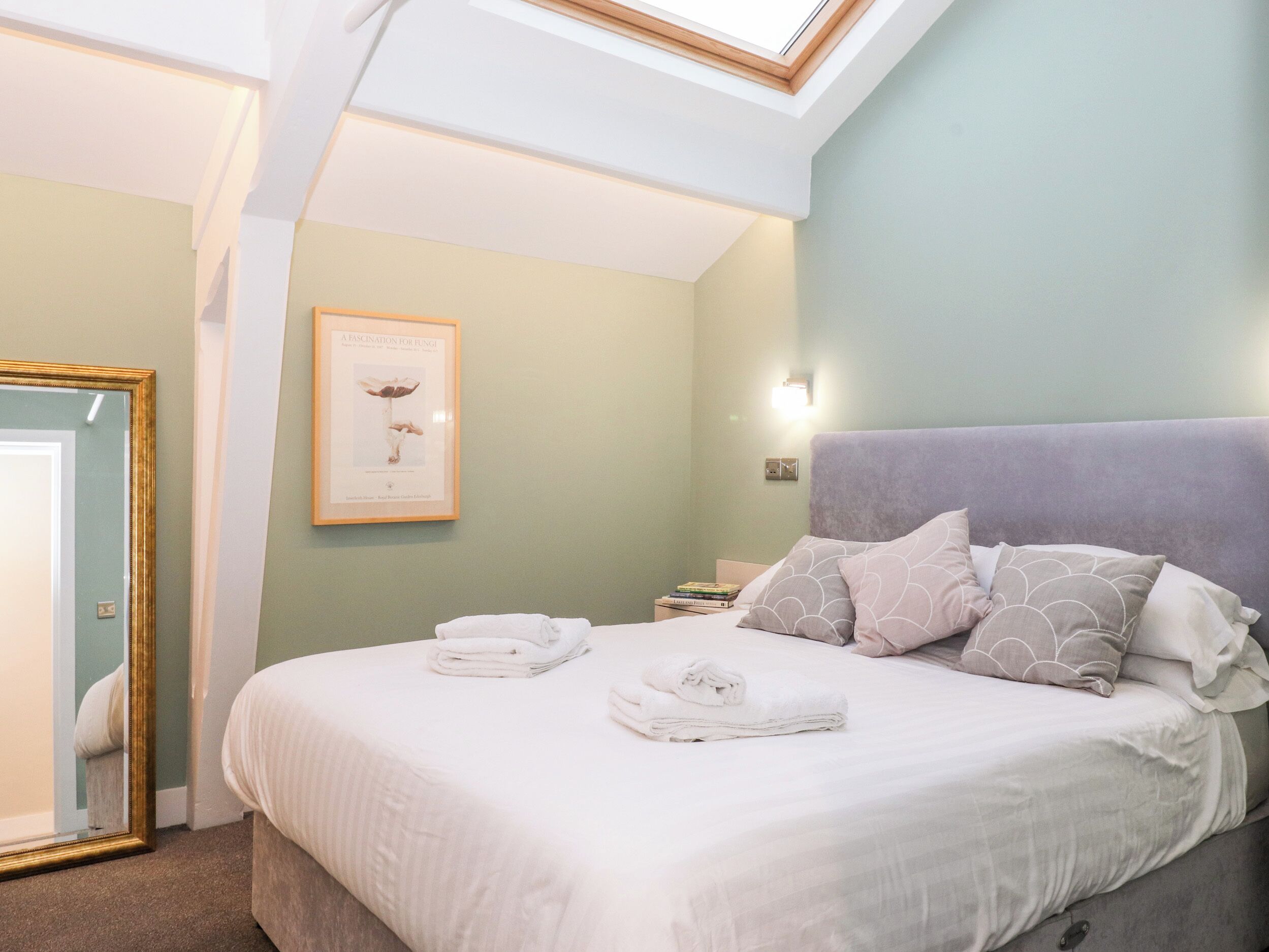 1 bedroom, individually decorated, individually furnished, free WiFi