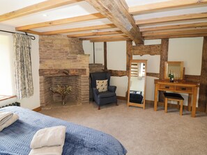 6 bedrooms, individually decorated, individually furnished, free WiFi