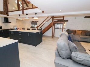 Cottage | Living area