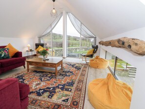 Cottage | Living area