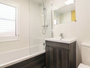 Shower - Alfresco Lodge (Windermere)