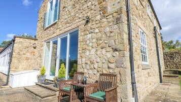 Tempat makan outdoor