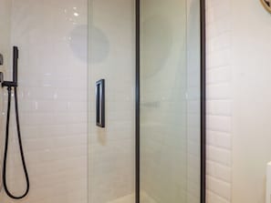 Shower - The Old Watermill (Bodmin)