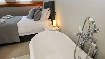 2 bedrooms, individually decorated, individually furnished, free WiFi