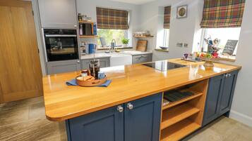 Fridge, dishwasher, electric kettle, toaster