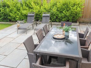 Outdoor dining - Swn Y Mor (Tyn-y-Gongl)