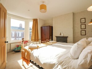 4 Schlafzimmer, individuell dekoriert, individuell eingerichtet
