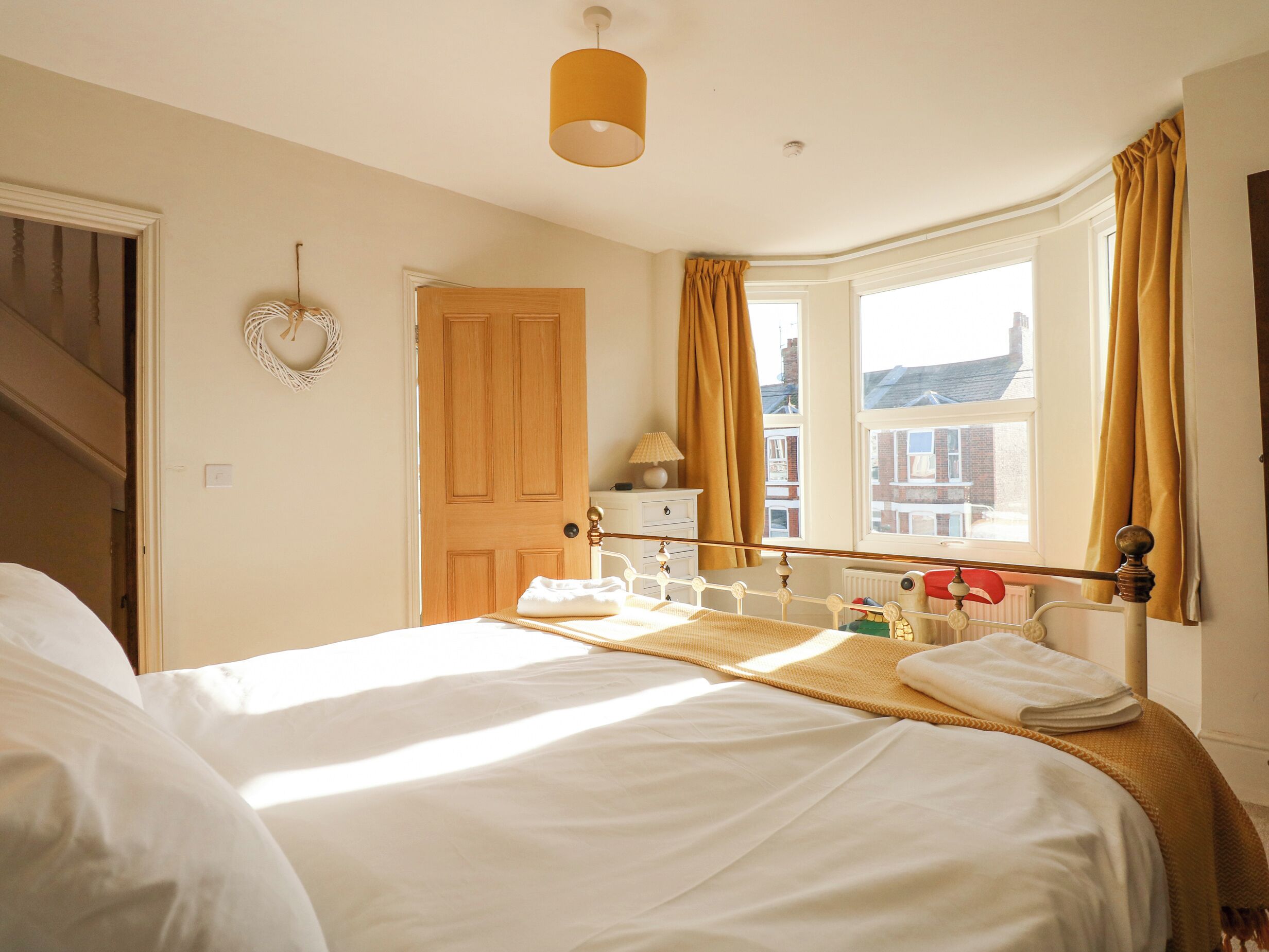 4 svefnherbergi, sérhannaðar innréttingar, sérvalin húsgögn