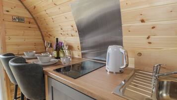 Electric kettle, cookware/dishes/utensils