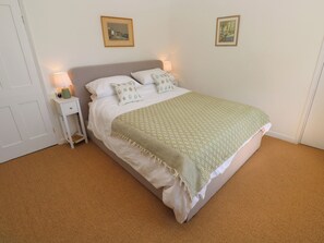 3 habitaciones, decoración personalizada y muebles diferentes 