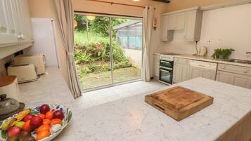 Fridge, dishwasher, electric kettle, toaster