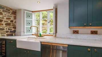 Fridge, dishwasher, electric kettle, cookware/dishes/utensils