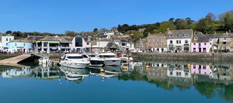 2 Boathouse Terrace