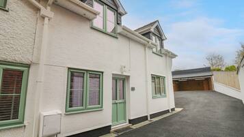 Cottage | Front of property