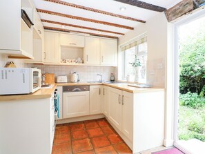 Lava-louças, chaleira elétrica, torradeira