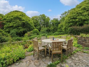 Outdoor dining - Taibach (Newport)