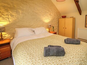 4 bedrooms, individually decorated, individually furnished, free WiFi - Taibach (Newport)