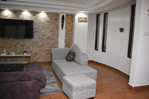 Living area - 103 Skyline Apartments kilimani-Pool, Gym + Lift (Nairobi)