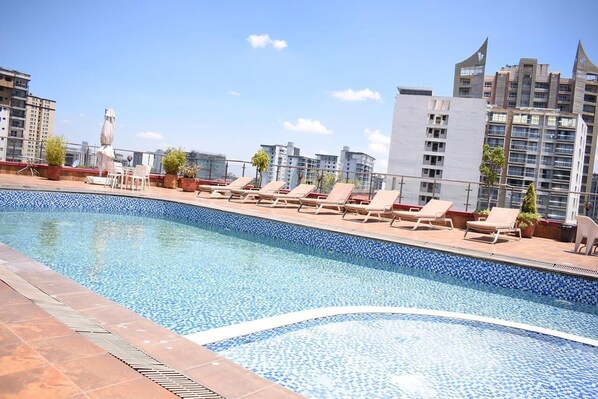 Pool - 103 Skyline Apartments kilimani-Pool, Gym + Lift (Nairobi)