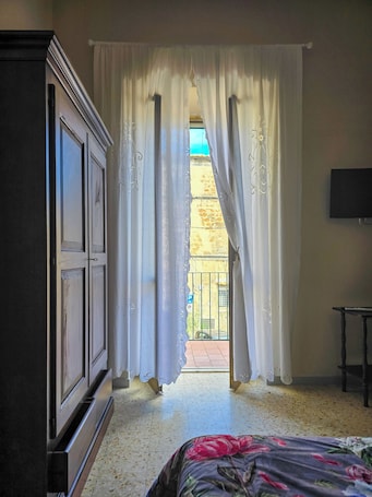 Quarto casal, sacada | Escrivaninha, espaƧo de trabalho para notebook