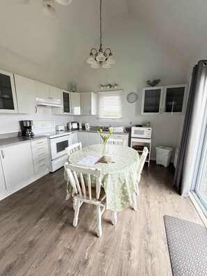 Fridge, microwave, oven, stovetop - Coastal Charm, Beach Nearby | Chalet Poirier (Havre-aux-Maisons)